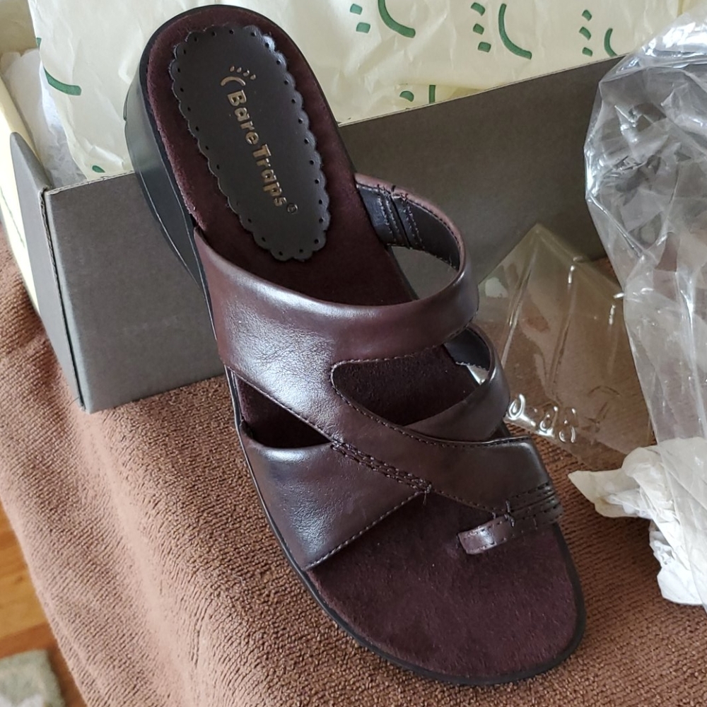 BareTraps Outright dark brown Sandals
